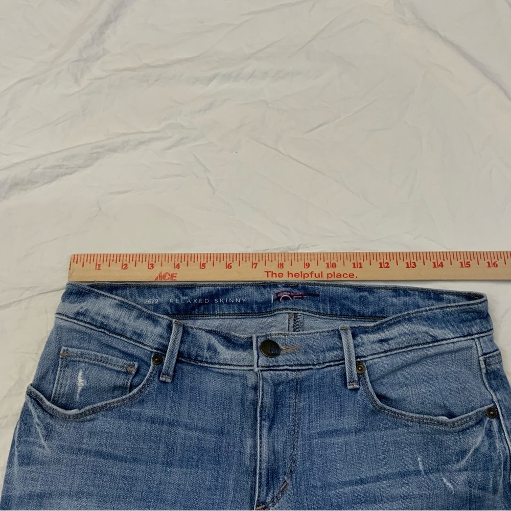 Ann Taylor Loft Relaxed Skinny Jeans 
Size 2/26 
Light Wash Distressed Denim - Picture 11 of 16